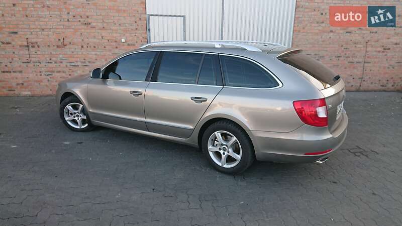 Универсал Skoda Superb 2011 в Сарнах