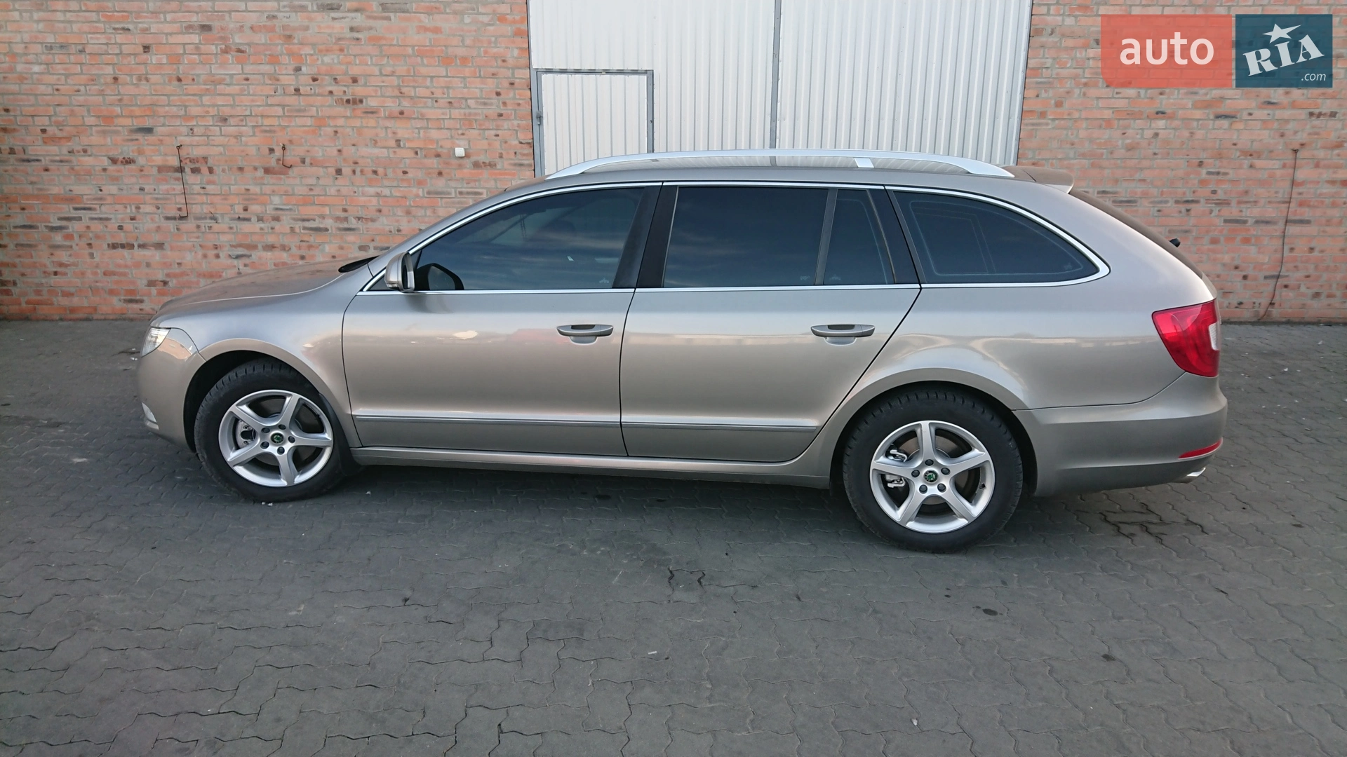 2011 Skoda Superb - мініатюра 7