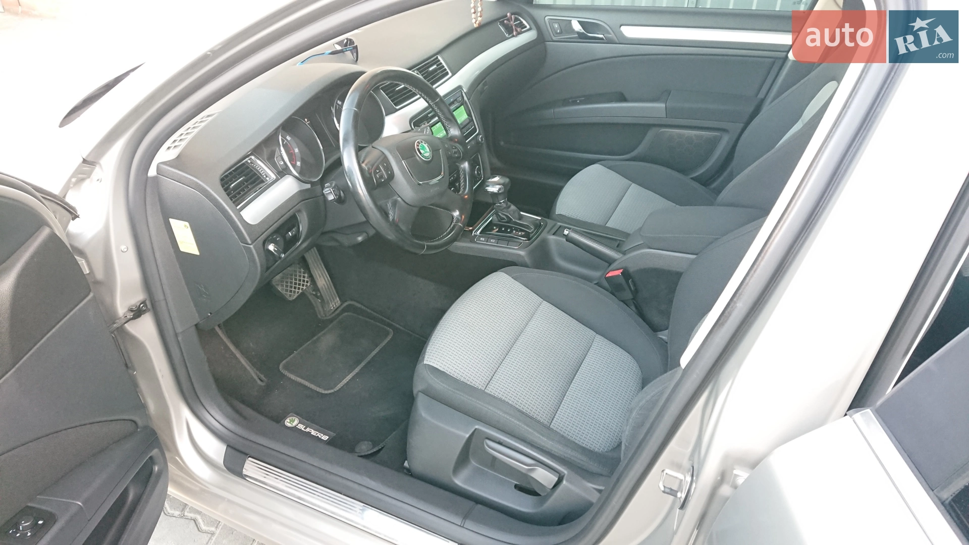 2011 Skoda Superb - мініатюра 9