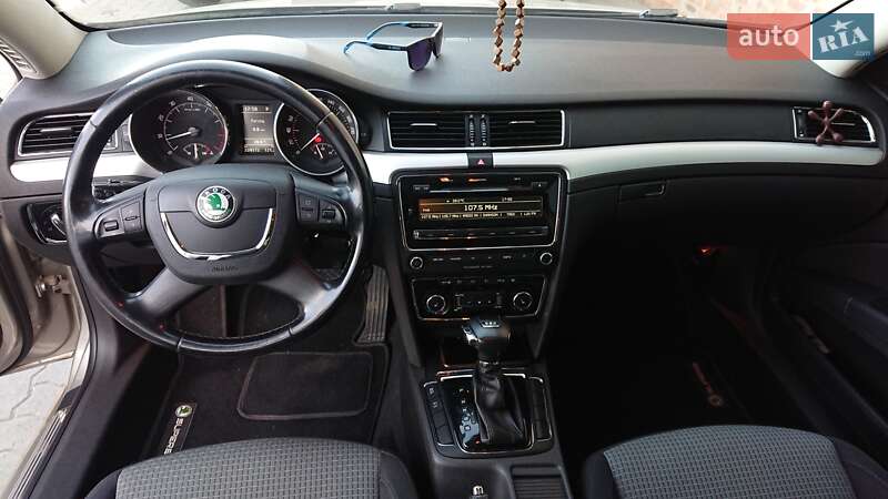 Универсал Skoda Superb 2011 в Сарнах