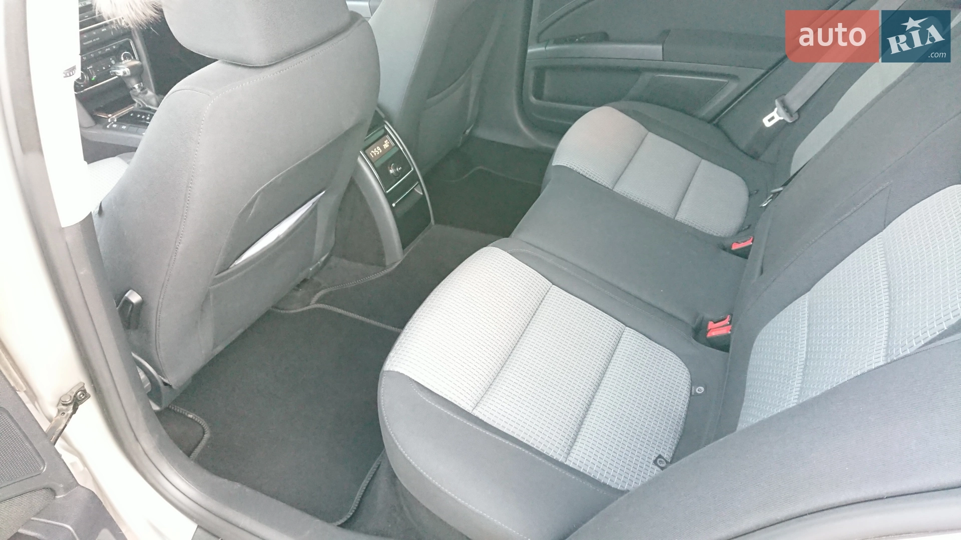 2011 Skoda Superb - мініатюра 13