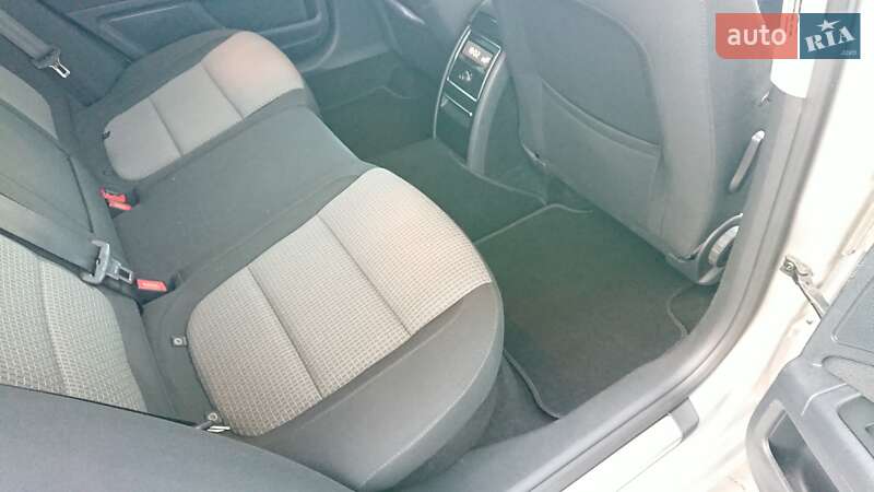 Универсал Skoda Superb 2011 в Сарнах