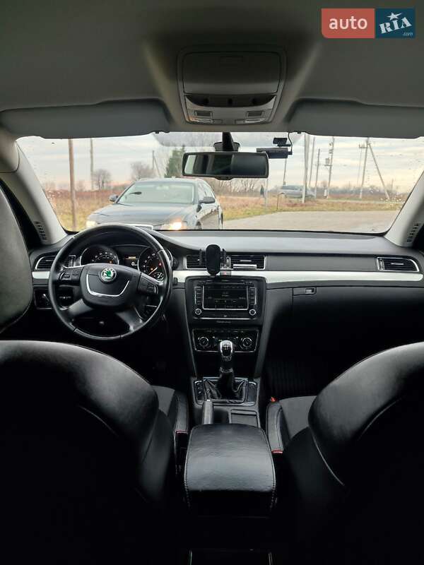 Універсал Skoda Superb 2012 в Самборі