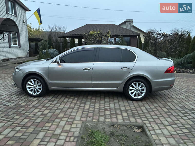 Лифтбек Skoda Superb 2013 в Хороле