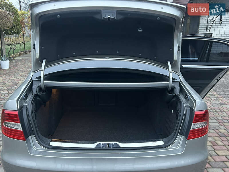 Лифтбек Skoda Superb 2013 в Хороле