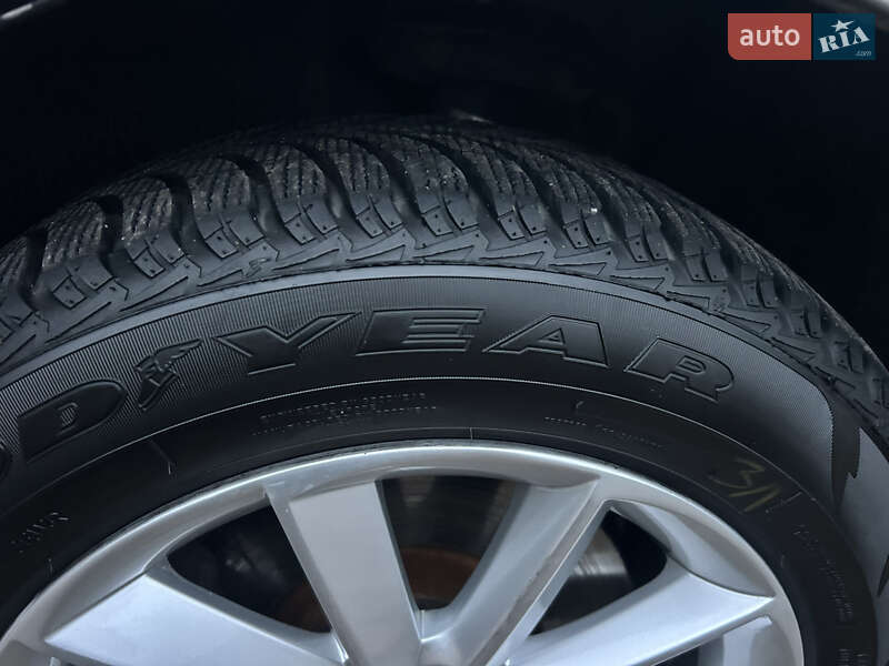 Лифтбек Skoda Superb 2013 в Хороле