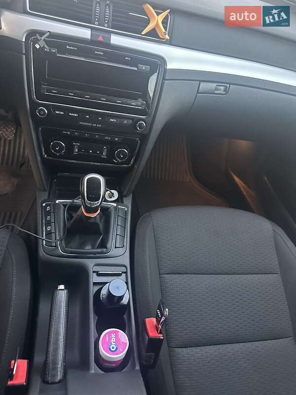 Універсал Skoda Superb 2012 в Ковелі