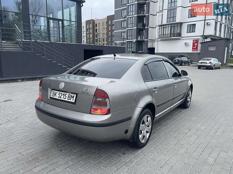 Ліфтбек Skoda Superb 2007 в Рівному