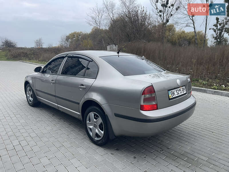 Ліфтбек Skoda Superb 2007 в Рівному