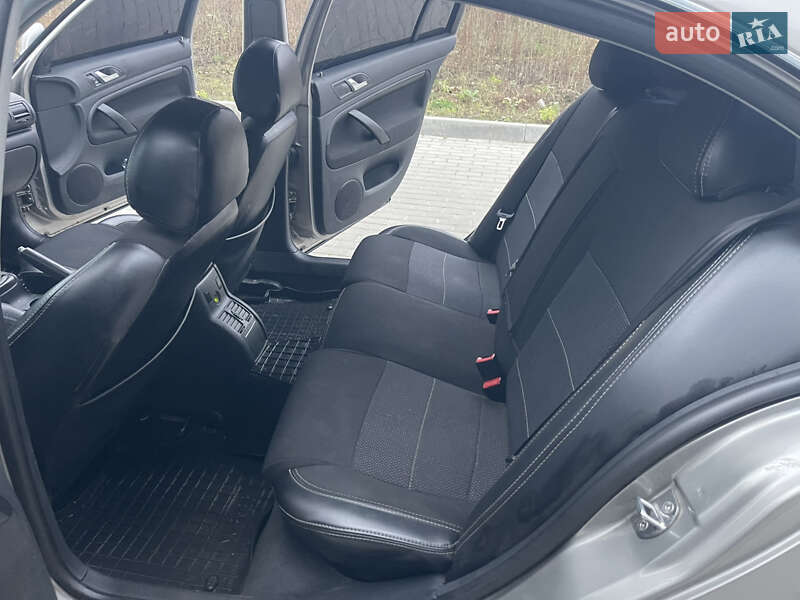 Ліфтбек Skoda Superb 2007 в Рівному