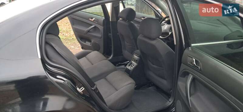 Ліфтбек Skoda Superb 2004 в Києві