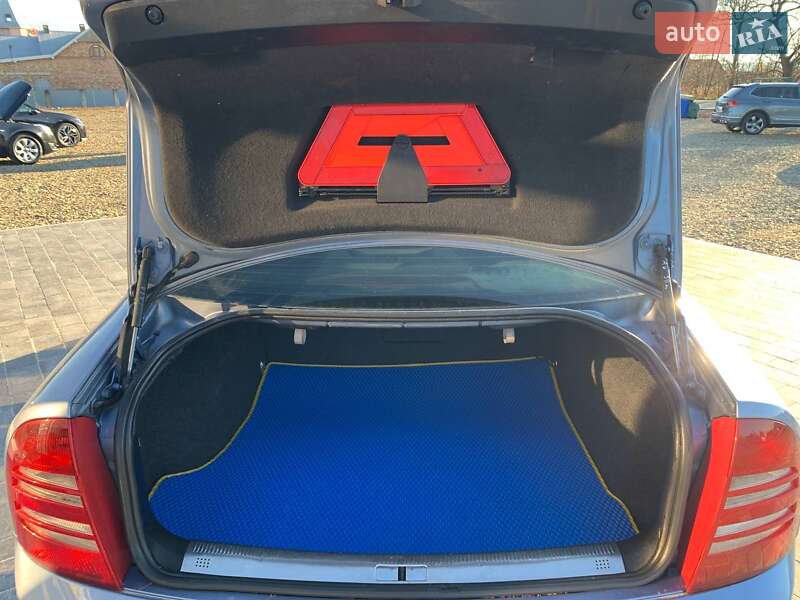 Лифтбек Skoda Superb 2005 в Коломые