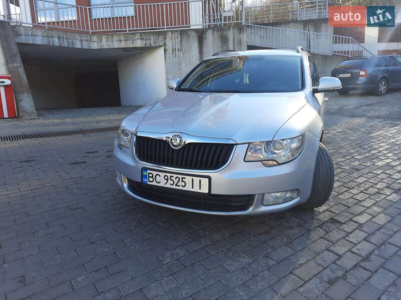 Універсал Skoda Superb 2010 в Львові фото Універсал Skoda Superb 2010 в Львові