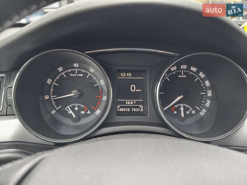 Лифтбек Skoda Superb 2012 в Львове