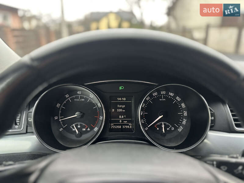 Лифтбек Skoda Superb 2008 в Жовкве