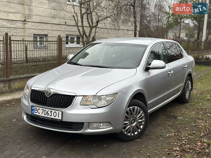 Лифтбек Skoda Superb 2008 в Жовкве