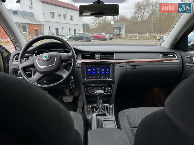 Универсал Skoda Superb 2010 в Луцке