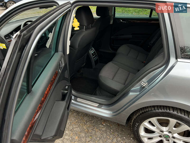 Универсал Skoda Superb 2010 в Луцке