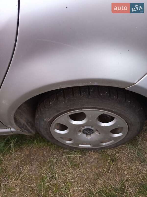 Лифтбек Skoda Superb 2003 в Герце