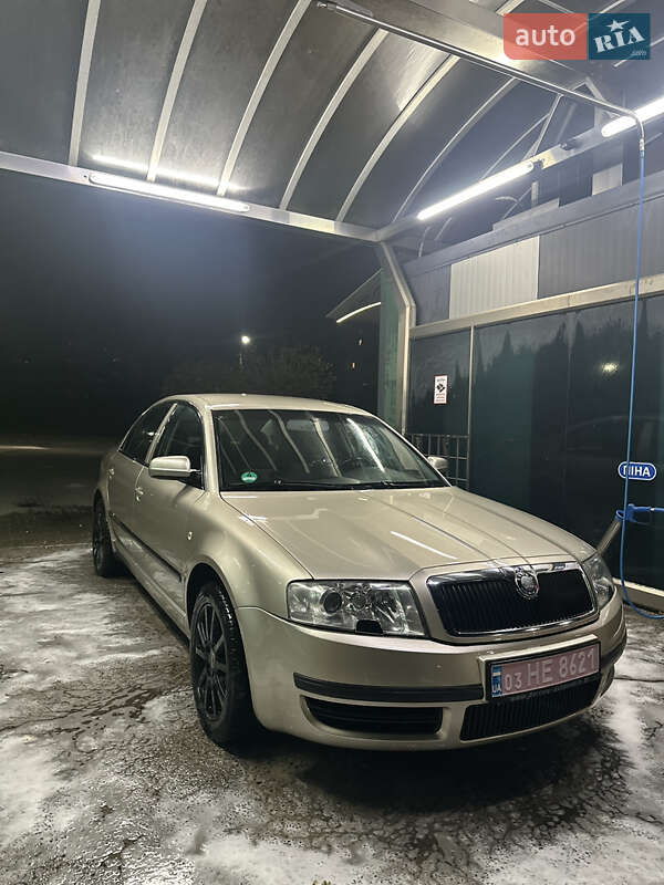 Лифтбек Skoda Superb 2003 в Черкассах