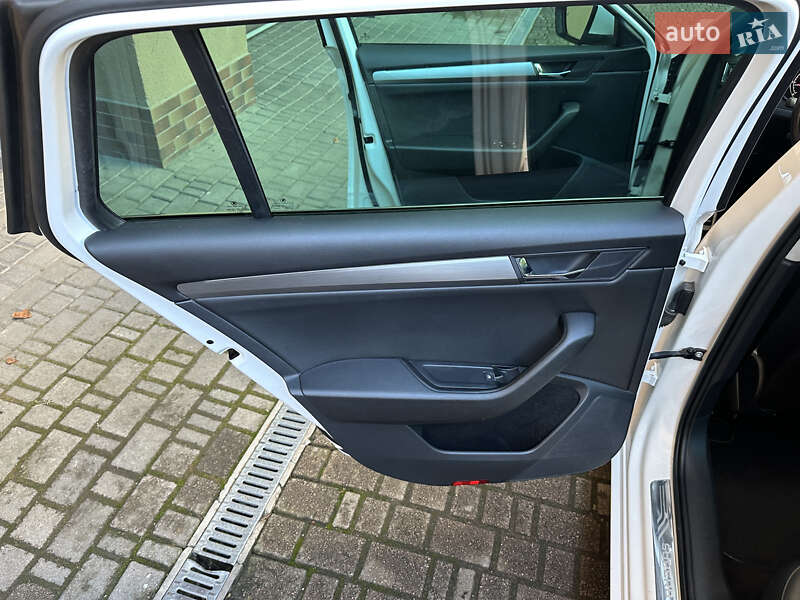 Універсал Skoda Superb 2016 в Івано-Франківську