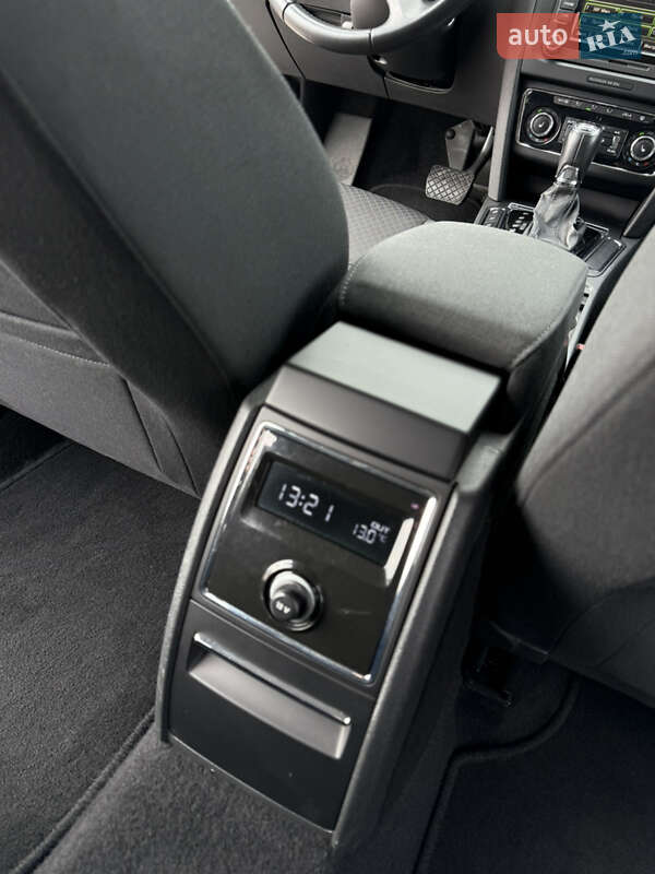 Універсал Skoda Superb 2014 в Дніпрі