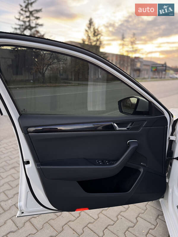 Універсал Skoda Superb 2020 в Виноградові