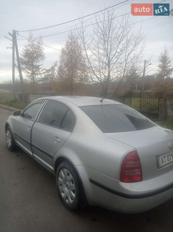 Лифтбек Skoda Superb 2006 в Тлумаче