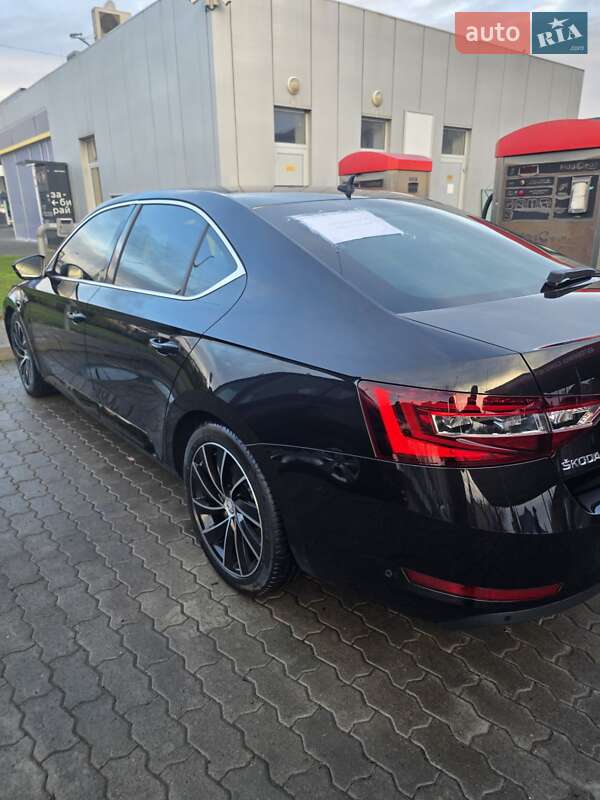 Лифтбек Skoda Superb 2016 в Мукачево
