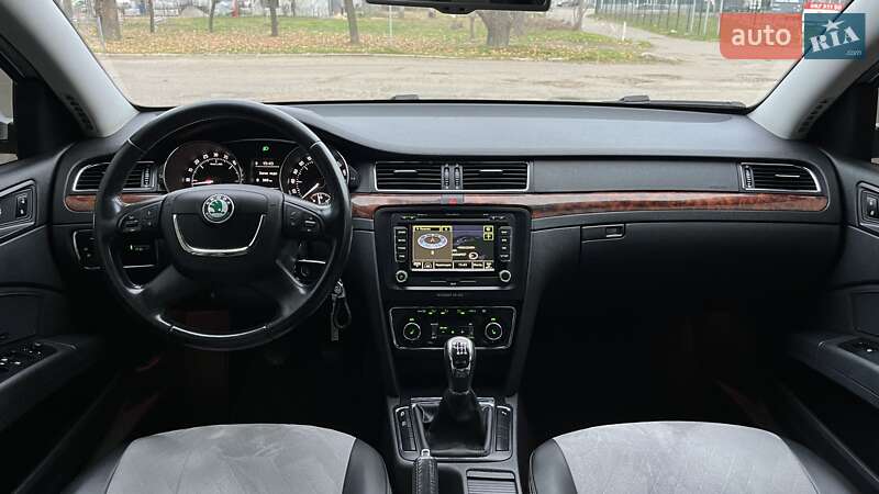 Лифтбек Skoda Superb 2012 в Николаеве
