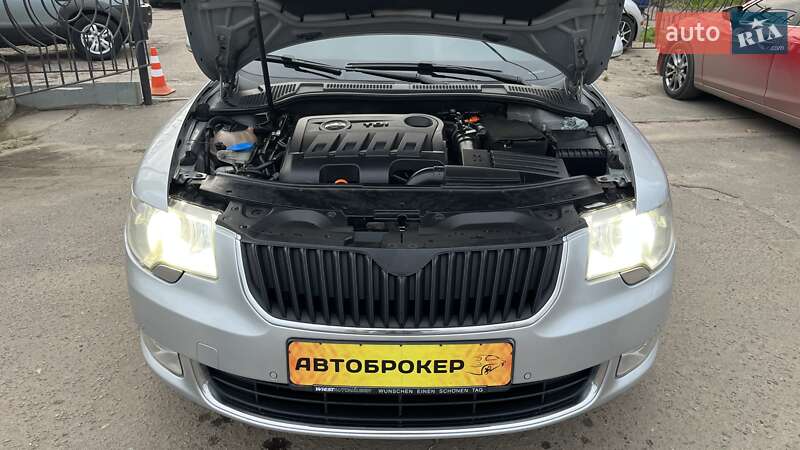 Лифтбек Skoda Superb 2012 в Николаеве