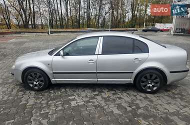 Лифтбек Skoda Superb 2005 в Виннице