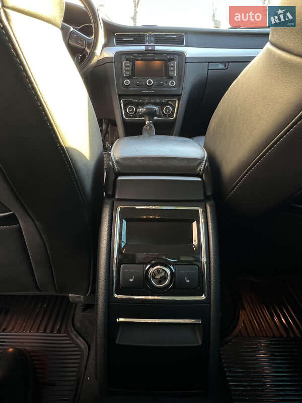 Универсал Skoda Superb 2011 в Тернополе