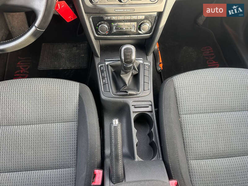 Универсал Skoda Superb 2012 в Львове фото 15 Универсал Skoda Superb 2012 в Львове