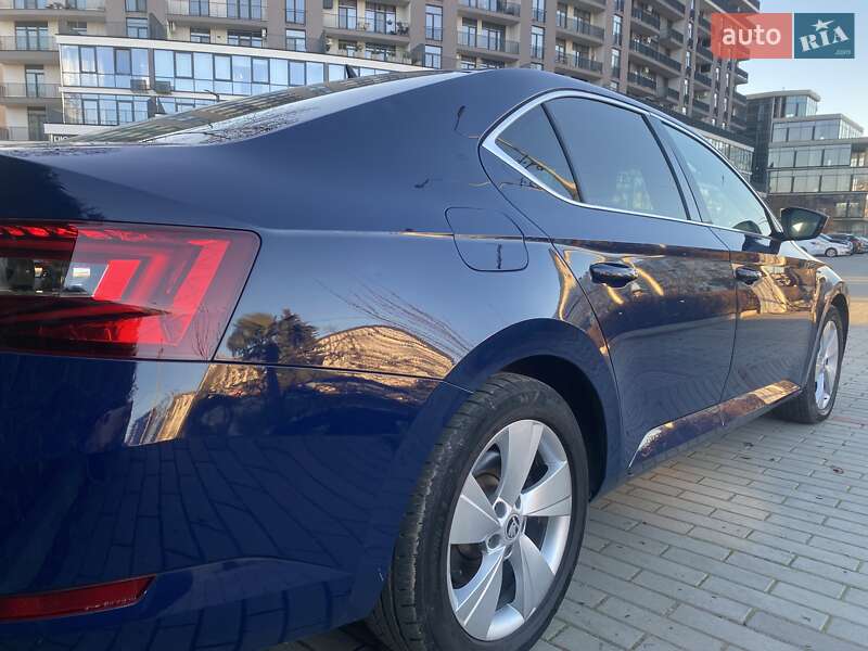 Ліфтбек Skoda Superb 2017 в Ужгороді