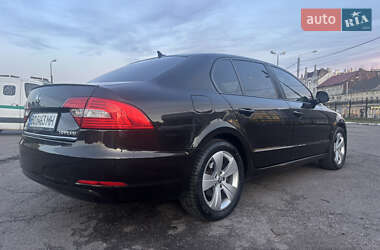 Лифтбек Skoda Superb 2013 в Львове