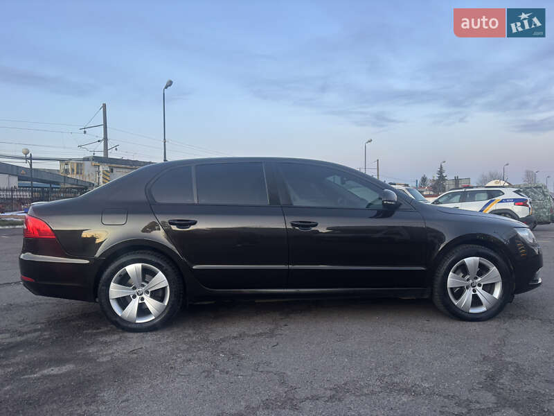 Ліфтбек Skoda Superb 2013 в Львові