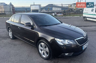 Лифтбек Skoda Superb 2013 в Львове