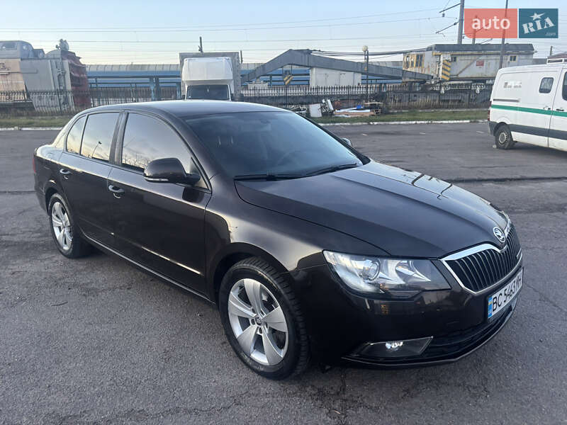 Ліфтбек Skoda Superb 2013 в Львові
