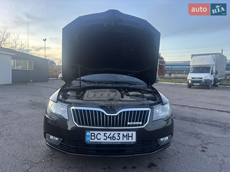 Ліфтбек Skoda Superb 2013 в Львові