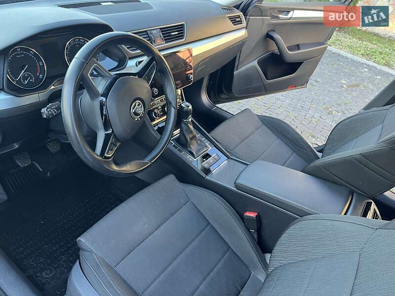 Універсал Skoda Superb 2018 в Золочеві