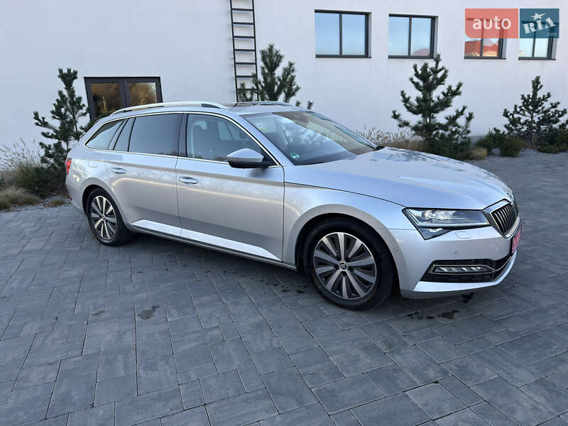 Універсал Skoda Superb 2023 в Луцьку