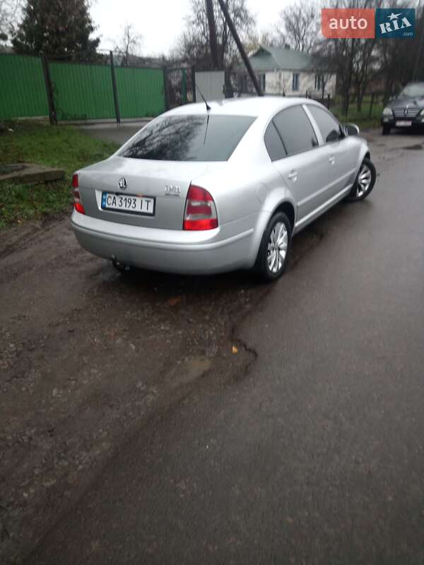 Лифтбек Skoda Superb 2008 в Умани