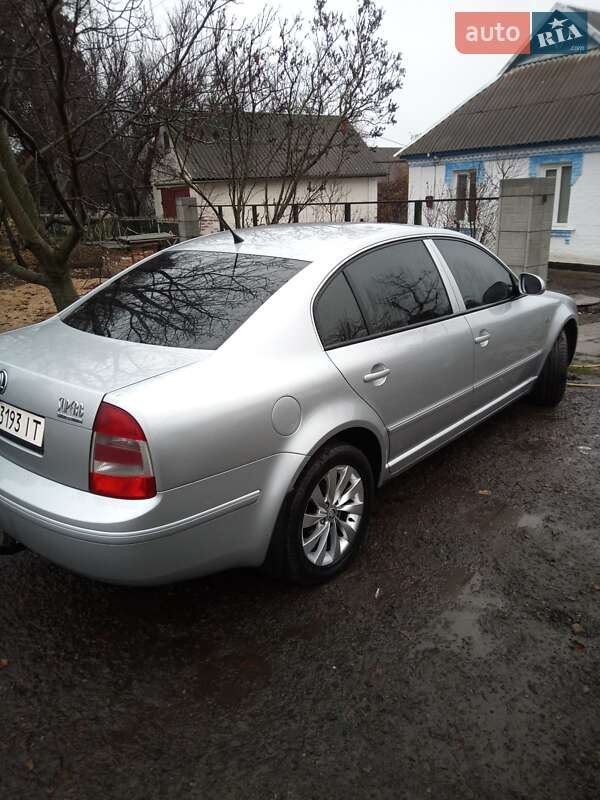 Лифтбек Skoda Superb 2008 в Умани