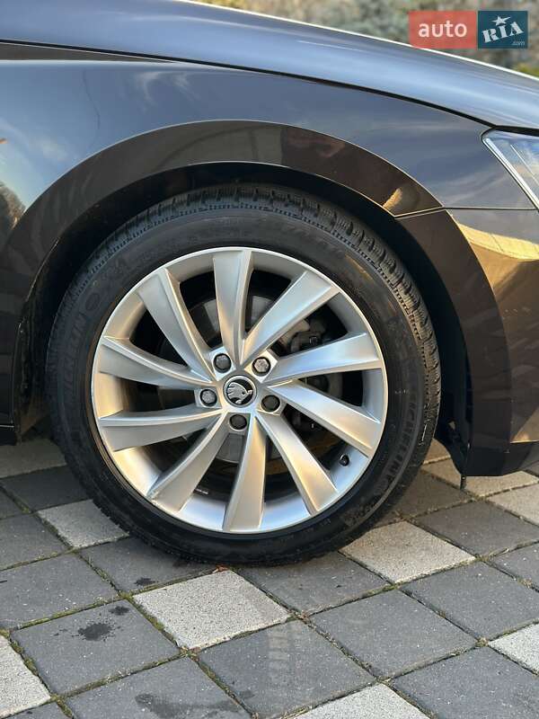 Ліфтбек Skoda Superb 2018 в Стрию