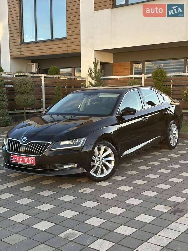 Ліфтбек Skoda Superb 2018 в Стрию