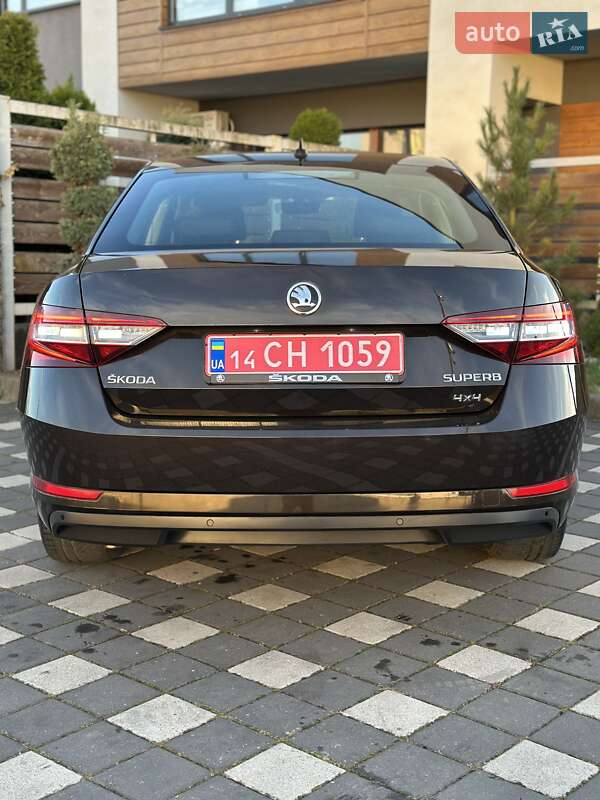 Ліфтбек Skoda Superb 2018 в Стрию