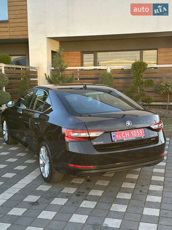 Ліфтбек Skoda Superb 2018 в Стрию