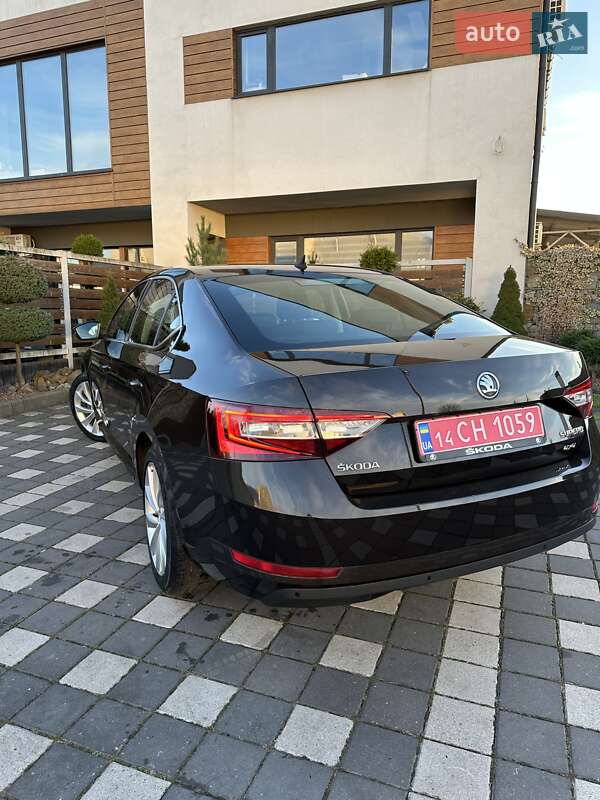 Ліфтбек Skoda Superb 2018 в Стрию