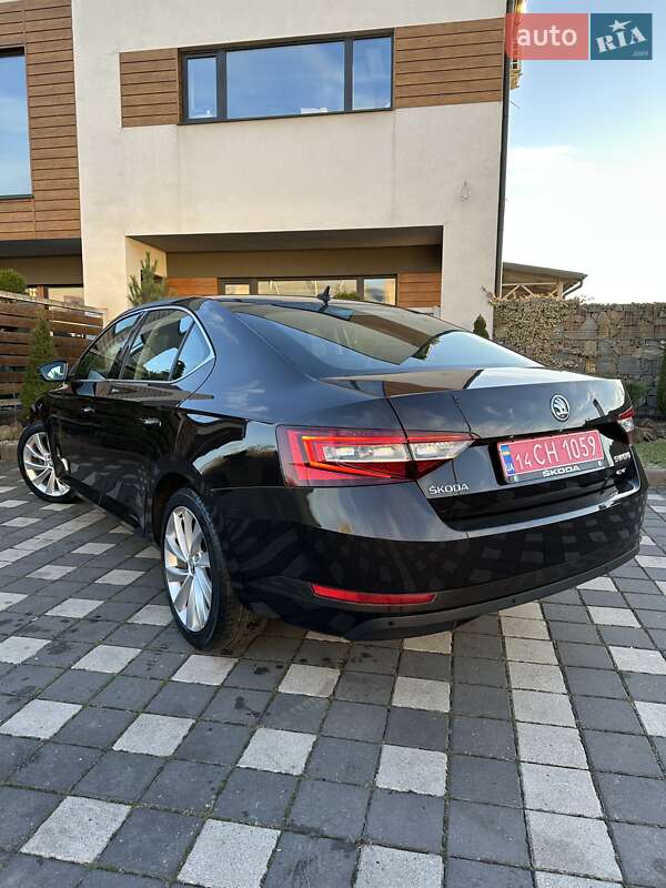 Ліфтбек Skoda Superb 2018 в Стрию